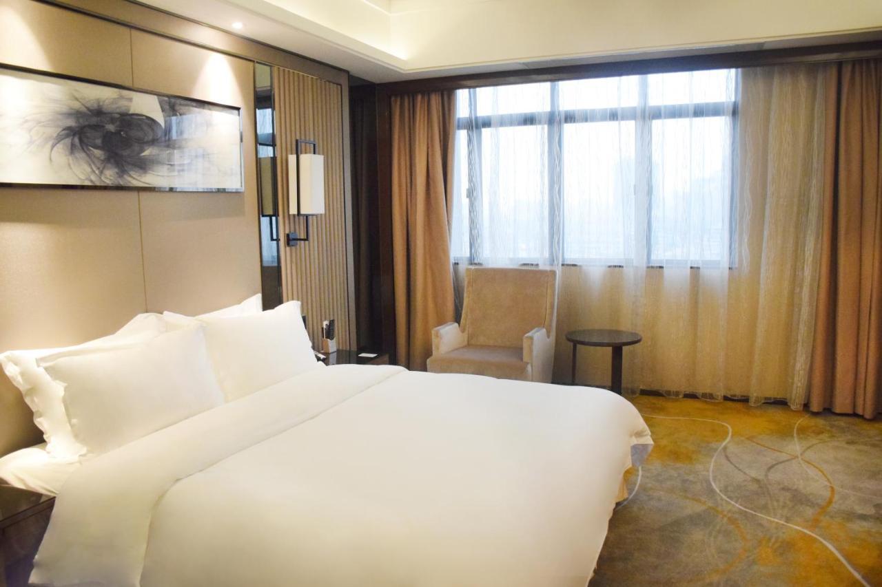 Ramada Foshan Hotel ภายนอก รูปภาพ