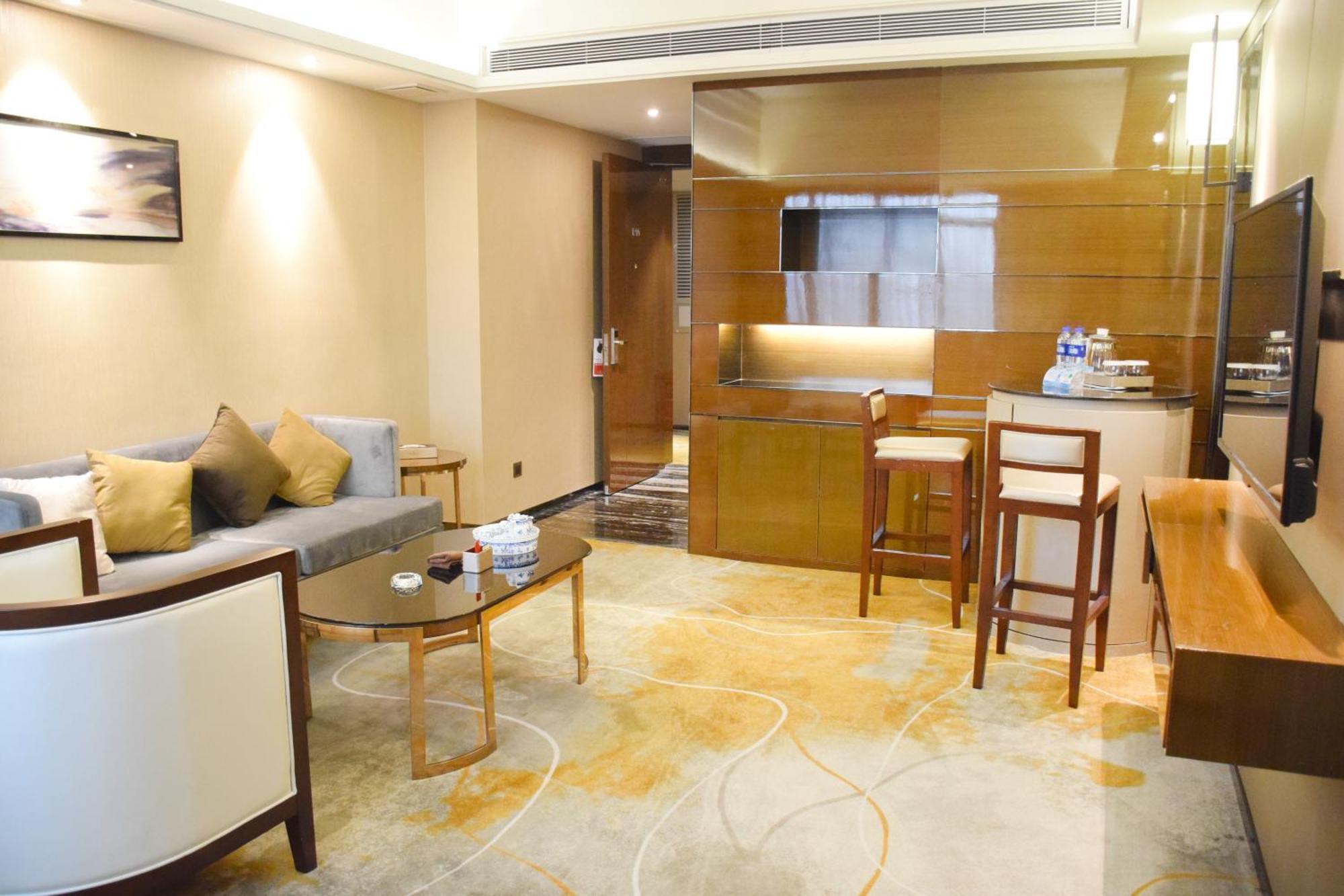 Ramada Foshan Hotel ภายนอก รูปภาพ