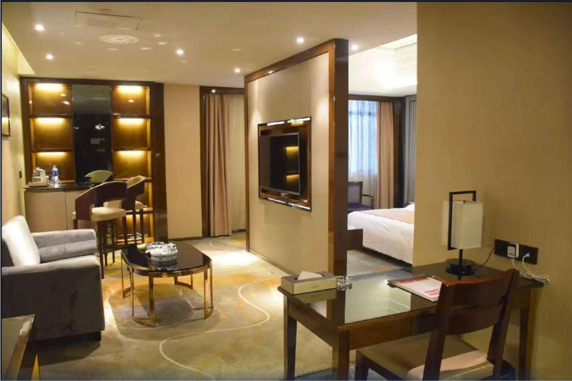 Ramada Foshan Hotel ภายนอก รูปภาพ