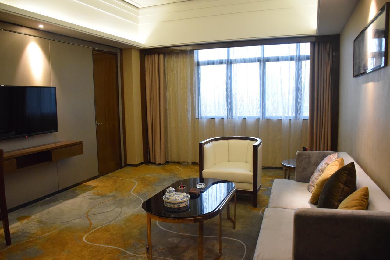 Ramada Foshan Hotel ภายนอก รูปภาพ
