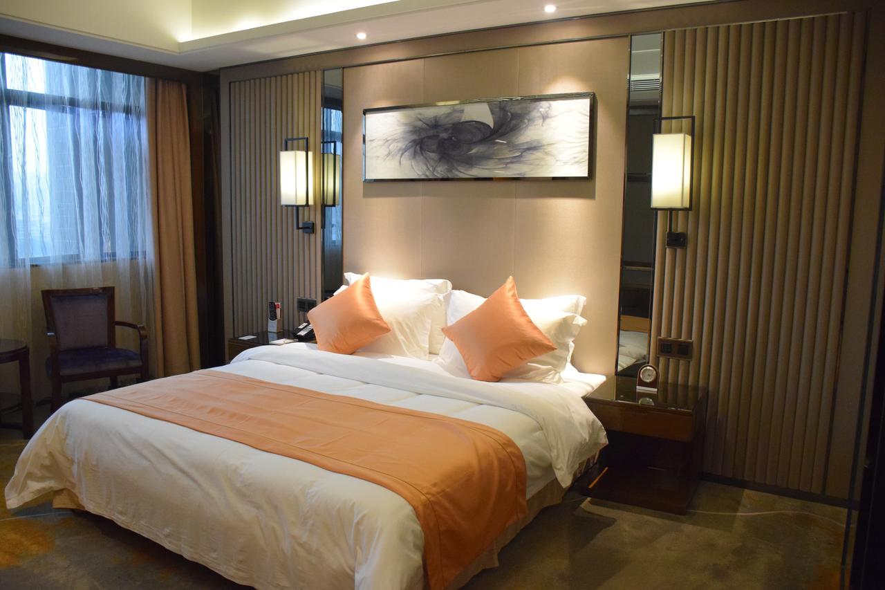 Ramada Foshan Hotel ภายนอก รูปภาพ